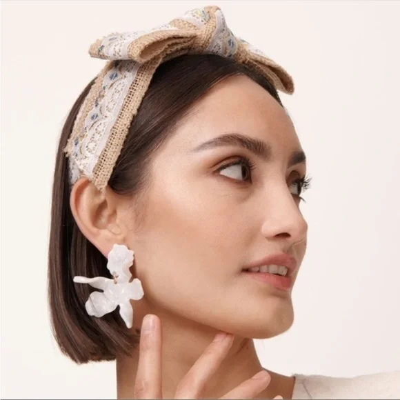 Lele Sadoughi IVORY SHIRLEY LACE RIBBON HEADBAND NWT IVORY SHIRLEY LACE RIBBON HEADBAND | Parallel main image 2